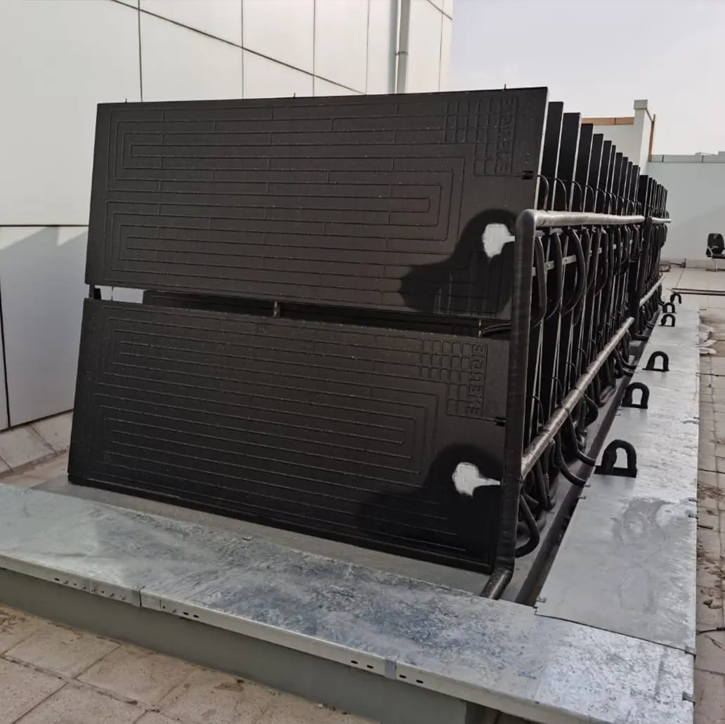 Solar water heater system with rooftop collector panels
